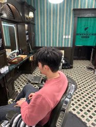 -海文先生国潮烫染男士理发馆