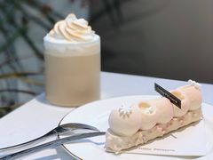 -Fridi Patisserie Cafe