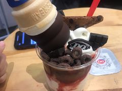 红丝绒蛋糕草莓暴风雪-DQ·蛋糕·冰淇淋(新佳丽店)
