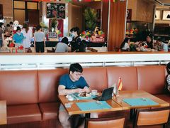 大堂-亚龙湾希尔顿自助餐厅·海鲜·烧烤·沙滩BBQ·现场乐队