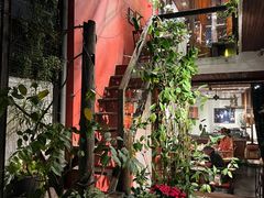 -Cuc Gach Quan Restaurant