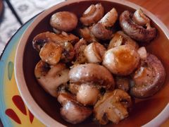 橄榄油香煎小蘑菇-tapas by dos cielos西班牙餐厅(重庆光环购物公园店)