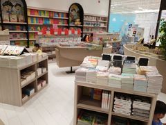-钟书阁(群光广场店)