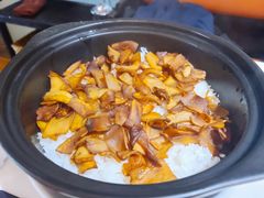 野菌干巴焖饭-牧雲子·臻选云南菜 .商务宴请(泰然大厦店)