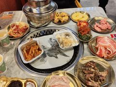 餐具摆设-金喜娜无限自助烤肉(泰达永旺店)