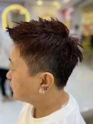 -虫二·专注健康烫染沙龙