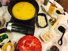 -鲜入围煮花胶鸡海鲜火锅