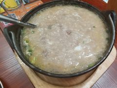 -何妹湿辣牛肉·粤式烧烤砂煲(桂雅路店)