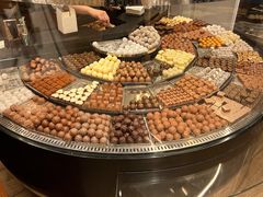 -Laderach 莱德拉(上海环贸iapm店)