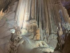 -巴马水晶宫