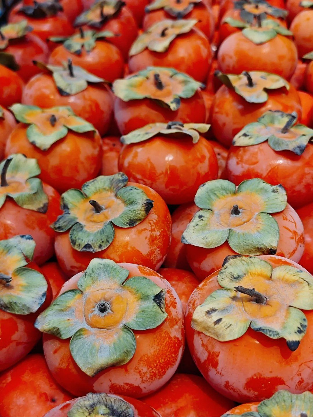 但是秋天的水果也不少,软柿子,秋月梨等都适合秋天来吃#新鲜应季水果