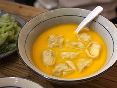 金汤黄鱼馄饨-蟹黄鱼·楼上面馆(外滩中央旗舰店)