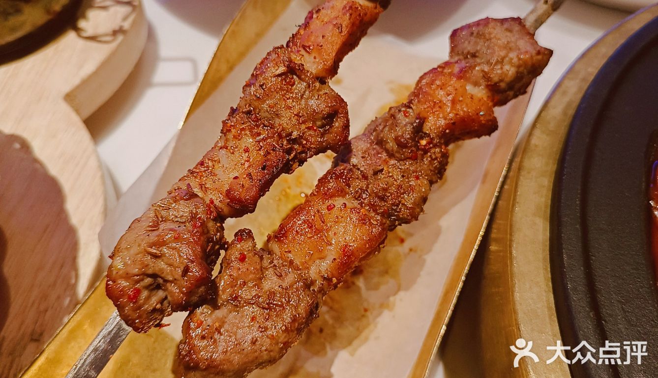本碳水胃表示一份手工拉面不够吃！大盘鸡鸡肉可以少一点[抱拳]