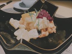 -穹六人间 people 6(岳阳路店)