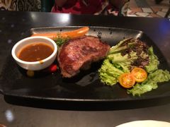 美式沙朗牛扒伴意粉配黑胡椒汁-绿茵阁(体育西分店)