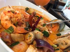 -Chom Cafe and Restaurant