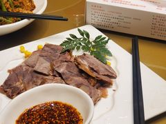 -艳阳天民俗村(公园路店)