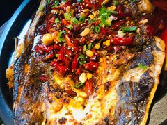 -鸣记脆皮烤鱼·海鲜烤鱼(三八广场店)