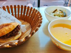 -闫家驴肉老店(华电一校店)