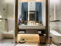 -苏州金鸡湖中茵皇冠假日酒店