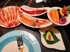 -雍容荟帝王蟹活龙虾展台自助(IFS黑金店)