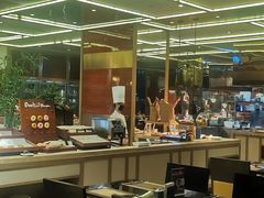 -大中华希尔顿酒店-念自助餐·嗨啤·小龙虾