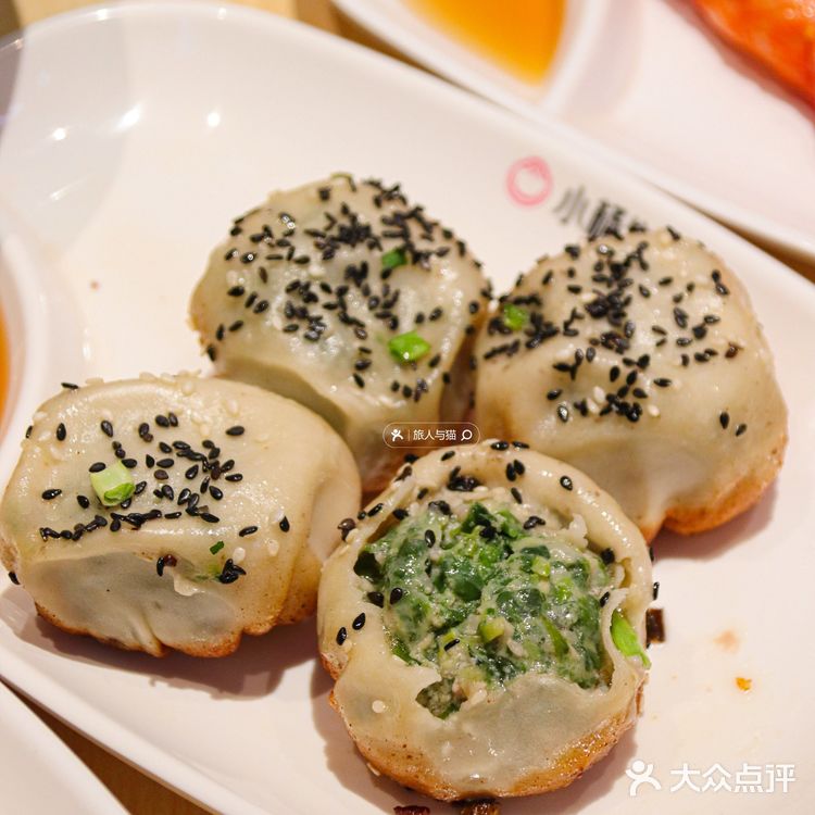春日限定美味怎么能少得了这口荠菜生煎呢🔥