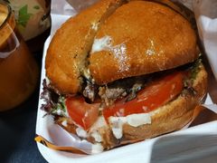 松露菌菇奶酪牛肉汉堡-JPG canteen(广州寺右公馆店)