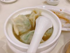 鲮鱼肉芹菜饺-凤凰楼酒家·粤宴点心(华强北店)