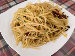 酸辣土豆丝-芽庄老成都川菜馆