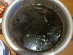 牛肉海带汤-唯成•韩国炭火烤肉 유성고기