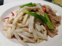 泡菜炒炒猪肠-映像威海·海鲜味道(市区店)