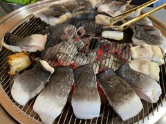 -围炉肉舍•炭烤活鳗•丹东海鲜烤肉(步行街店)