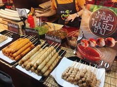 -席娜卡琳火车铁道夜市