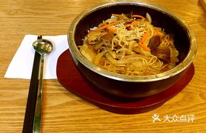 Beef and Enoki Mushroom Stone Pot Rice