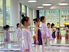 -小荧星艺校(大宁分校)