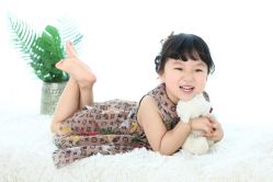 -现代经典婚纱摄影
