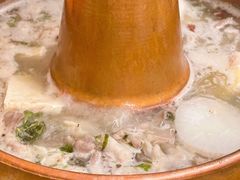 -洞庭洲·防空洞火锅·铜锅涮肉·烧烤(新百广场店)