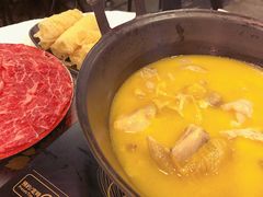 -鲜入围煮花胶鸡海鲜火锅