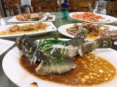 -四川小胡子海鲜(丁村万人海鲜广场店)