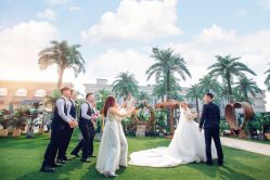 点击看大图 -GRACE KELLY婚纱与礼服(北京店)
