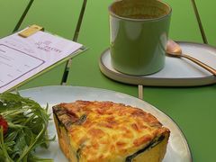 三文鱼菠菜洛林咸挞-潮一不贰·法式甜品·生日蛋糕·西式简餐(外滩店)