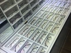 -臻美视爵眼镜·明月·依视路·蔡司折扣店(广渠门店)