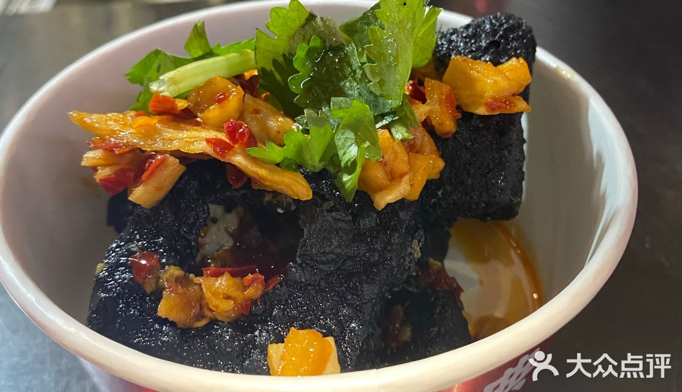 长沙三家著名臭豆腐[吐]对比（来长沙必吃[胜利]）