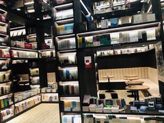 -钟书阁(群光广场店)