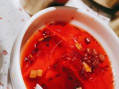 鲜火龙果冰粉-老佛爷铜炉蛙锅(挂绿店)