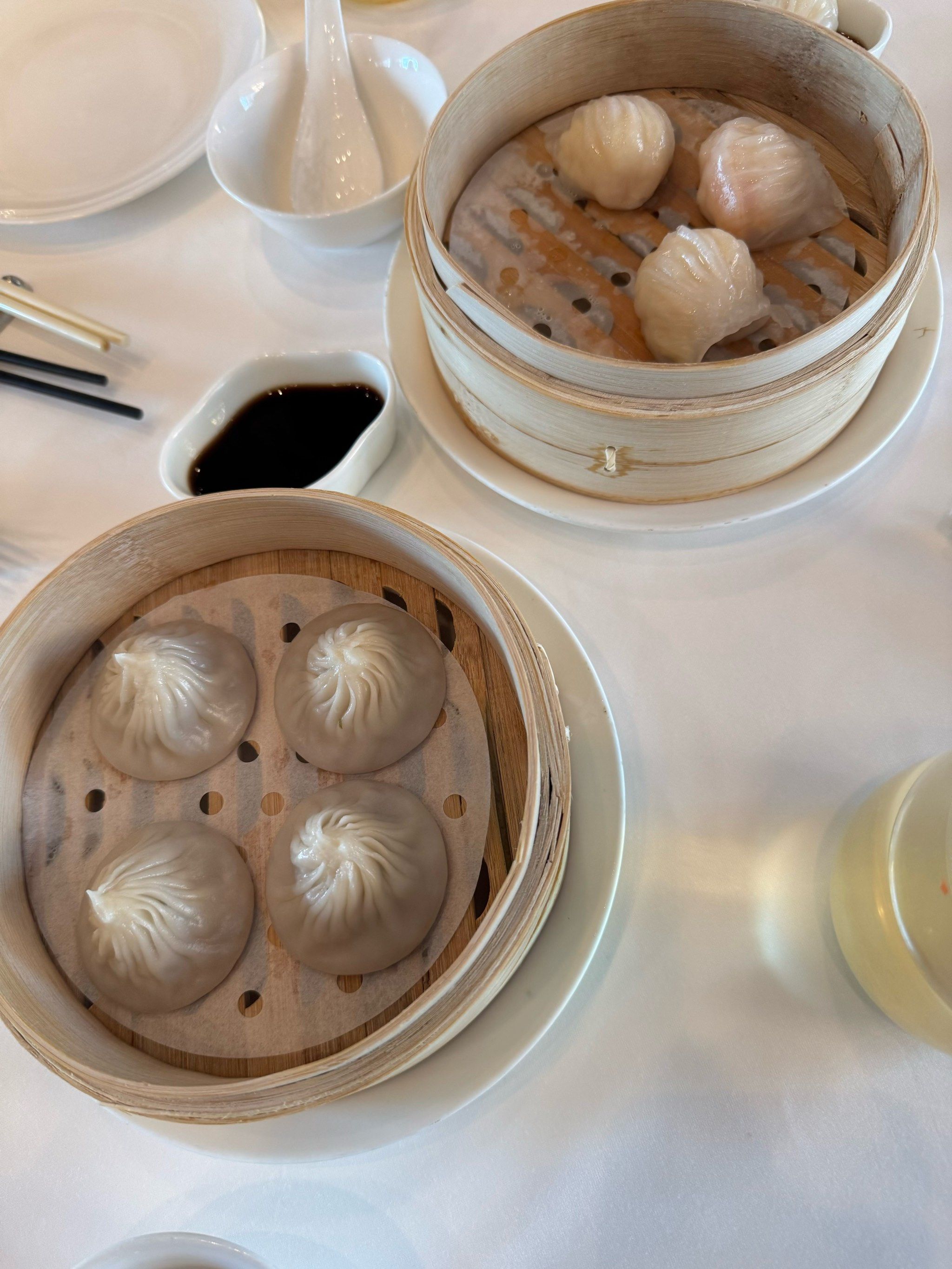 菜品特色美味,点心品种丰富,服务热情周到