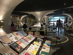 -钟书阁(珍园店)
