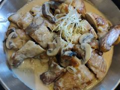 牛肝菌白汁烩春鸡-港丽餐厅(高德置地店)