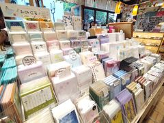 -猫的天空之城概念书店(杭州南宋御街店)